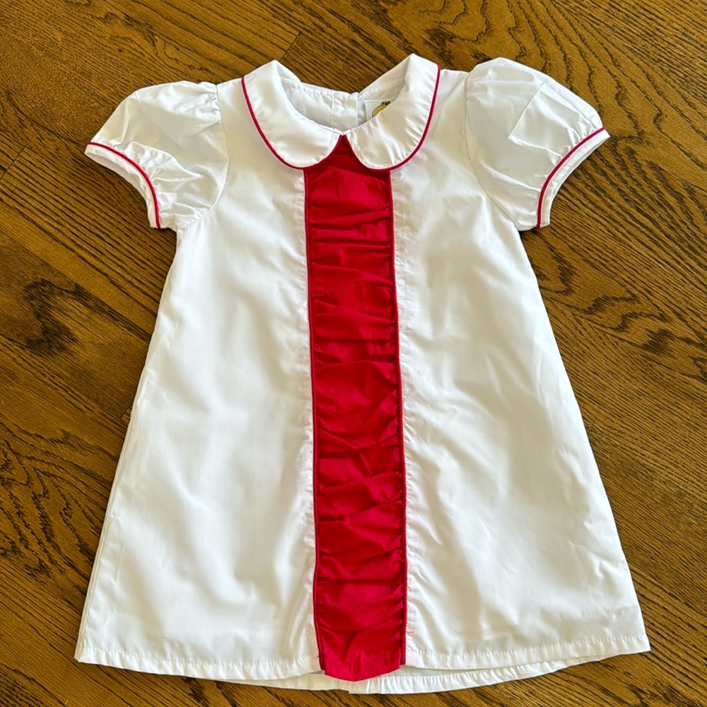 White w/ poppy red ruching detail classic dress 🍒♥️ size 5